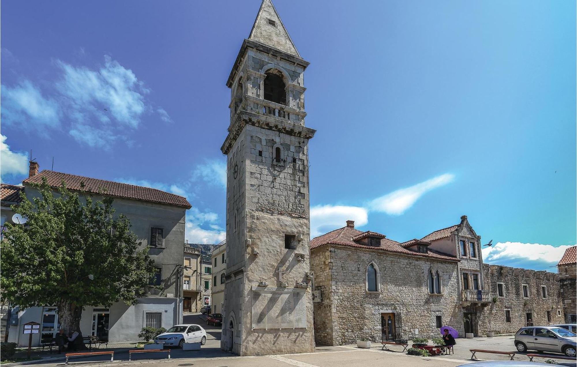 1 Bedroom Nice Apartment In Kastel Sucurac Kastela Bagian luar foto